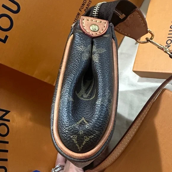 Louis Vuitton Monogram Crossbody Bag - Picture 12 of 16